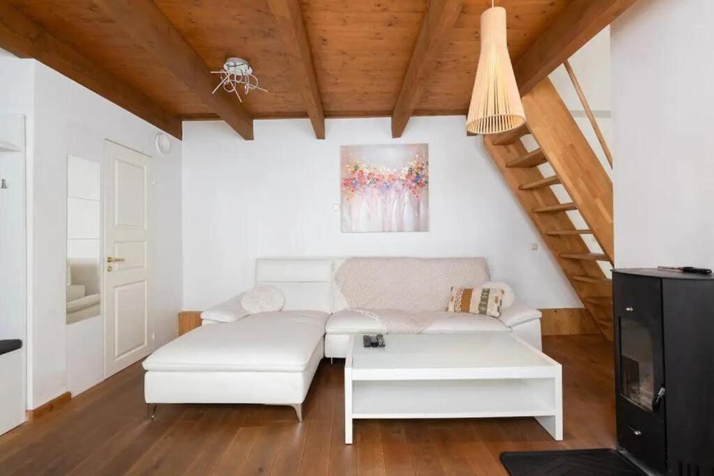 Appartement Cozy 3 Story House In Old Town à Tallinn Extérieur photo