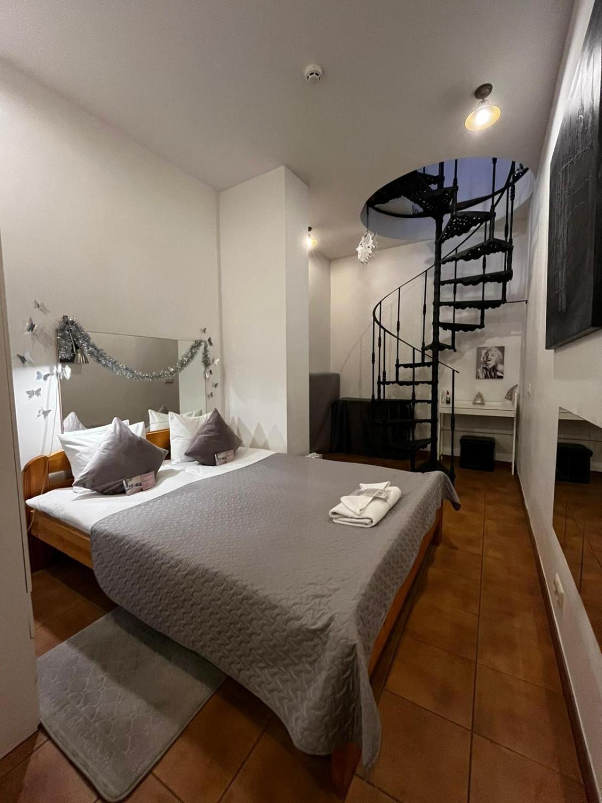 Appartement Cozy 3 Story House In Old Town à Tallinn Extérieur photo